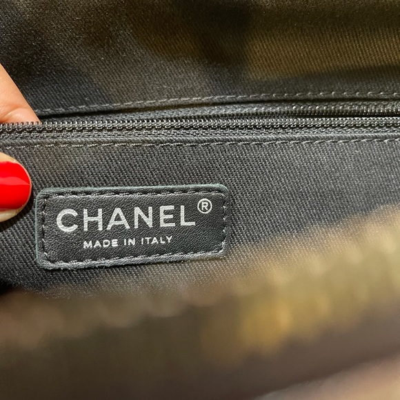 ❌SOLD❌💯Authentic Chanel XL Flap Iridescent Caviar - Picture 9 of 16